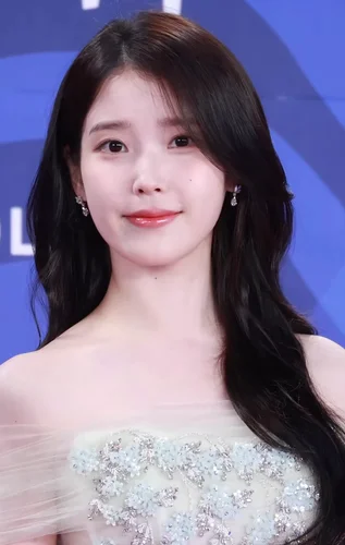 IU